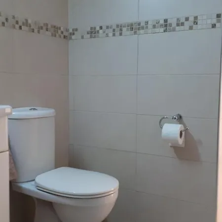 Queens Gardens 226 파포스